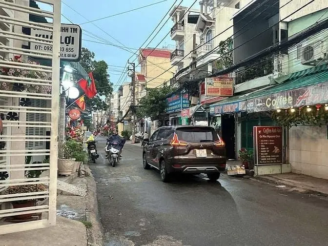 Bán Gấp Nhà Hẻm 256 Phan Huy Ích Ngang 6M 198M2 4Lầu Gần Emart 20.9Tỷ