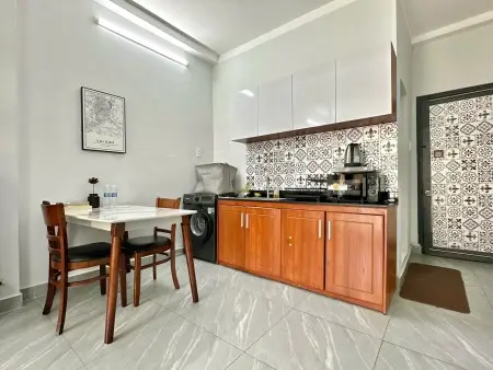 Cho Thuê Căn Hộ 1Pn Balcony Giá Rẽ Ngay Cầu Calmette - Chợ Bến Thành