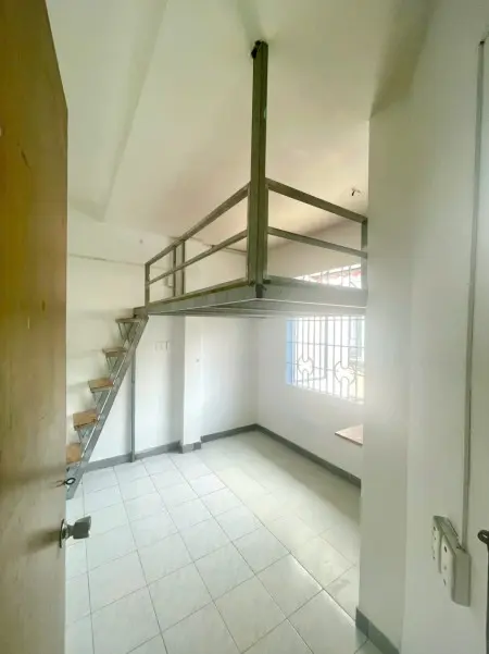 Phòng Cửa Sổ Thoáng, Có Ban Công Nhỏ, Lầu 1, Sạch Sẽ & An Ninh, Ngay Emark Phan Văn Trị