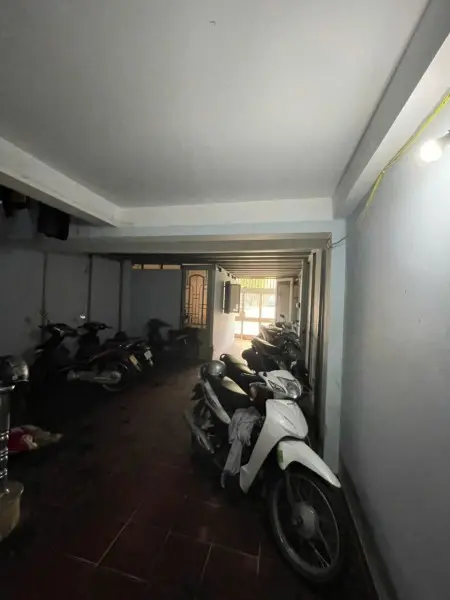 Phòng Nhỏ, Lầu 1, Có Cửa Sổ, An Ninh. Tiện Qua Vincom Phan Văn Trị 2P Đi Xe