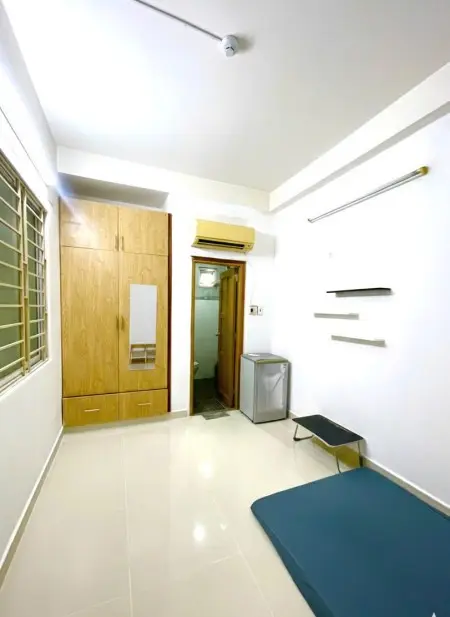 Cực Hot! Phòng Cửa Sổ - Toilet Riêng - Giờ Giấc Tự Do - 20M2 Chỉ 3,3Tr - Gần Chợ Hòa Hưng