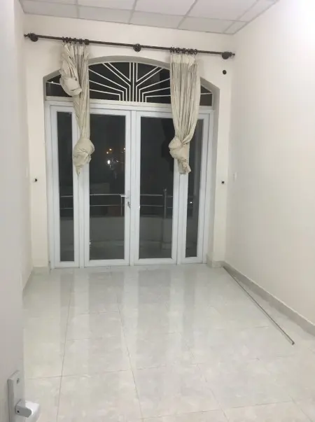 Cho Thuê Nhà Nguyên Căn Hẻm Xe Hơi/Xe Tải Quay Đầu