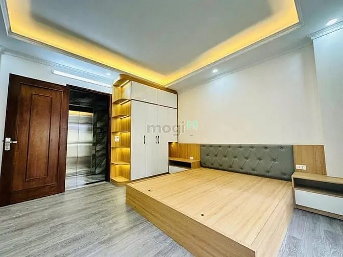 Nhà Đẹp Hoàng Hoa Thám - Thang Máy