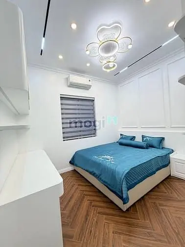 Nhà Đẹp Hoàng Quốc Việt - Ô Tô Tránh