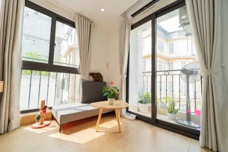 Srudio 2 Ban Công, Đón Nắng Sớm _ Nguyễn Gia Trí Gần Ngã Tư Hàng Xanh