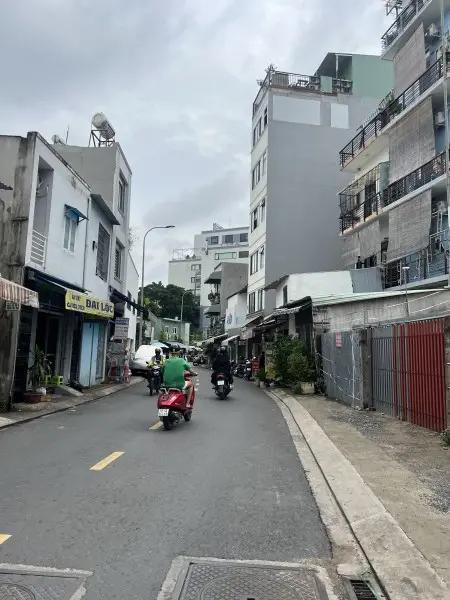 Ký Túc Xá Tự Do Ngay Cổng Văn Lang