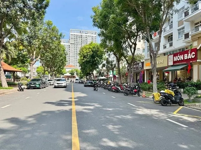 Shop Chung Cư Cảnh Viên 1, Phú Mỹ Hưng Diện Tích 132M2 Giá Thuê Rẻ