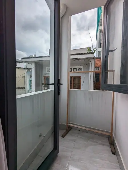 Phòng Trọ Ban Công Full Nội Thất 38M2 Chu Văn An Bình Thạnh Gần Hàng Xanh Chợ Bà Chiểu Quận 1