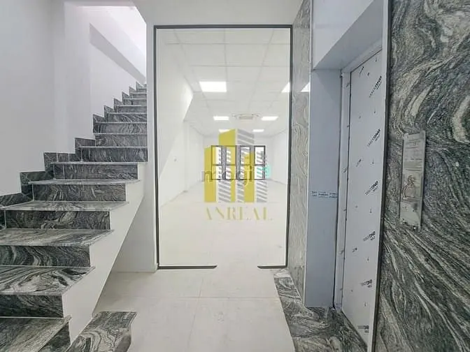 Tòa Văn Phòng Lương Định Của 450M2 - 4 Lầu Trống Suốt, Có Thang Máy