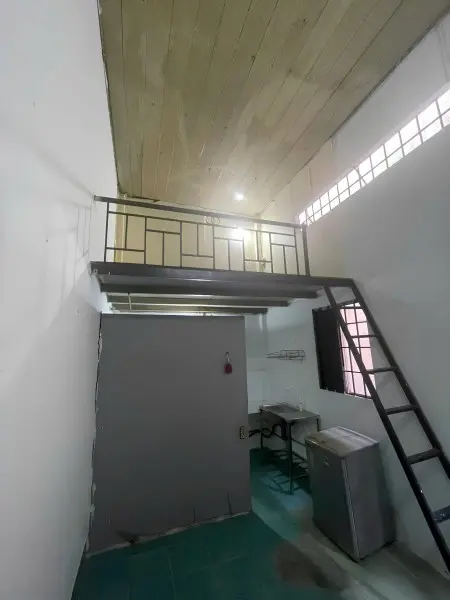 Phòng Gác - Cửa Sổ, Lầu Trệt, Kể Bếp & Tủ Lạnh Ngay Công Viên Văn Hóa