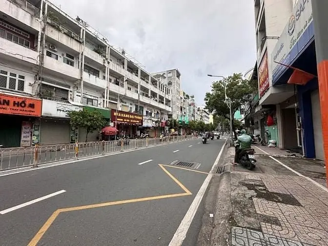 Cho Thuê Trệt Chung Cư Đường Trần Hưng Đạo Phường 6 Quận 5(Đoạn 2 Chiề