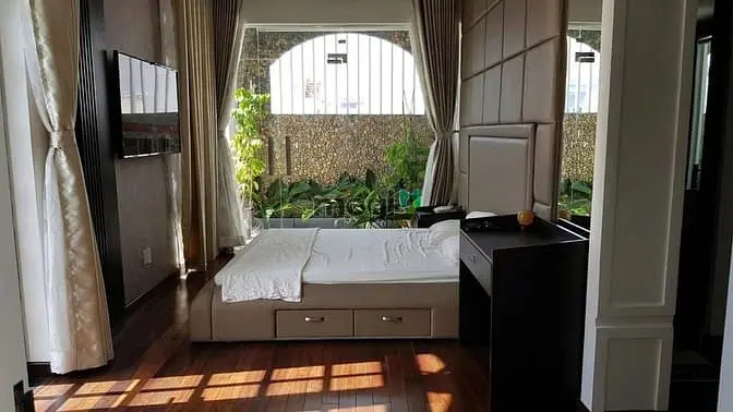 Chủ Đi Mỹ Định Cư Cần Bán Gấp Căn Biệt Thự Mặt Tiền Q6 Giá Tl Mạnh