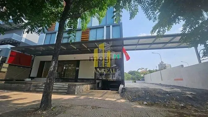 Tòa Văn Phòng Hầm 4 Lầu Mặt Tiền Đường Đồng Văn Cống 900M2