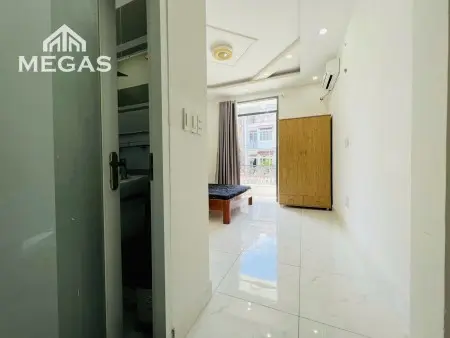 Phòng Full Nội Thất, Ban Công Riêng, Ngay Cvpm Quang Trung, Bệnh Viện Q12