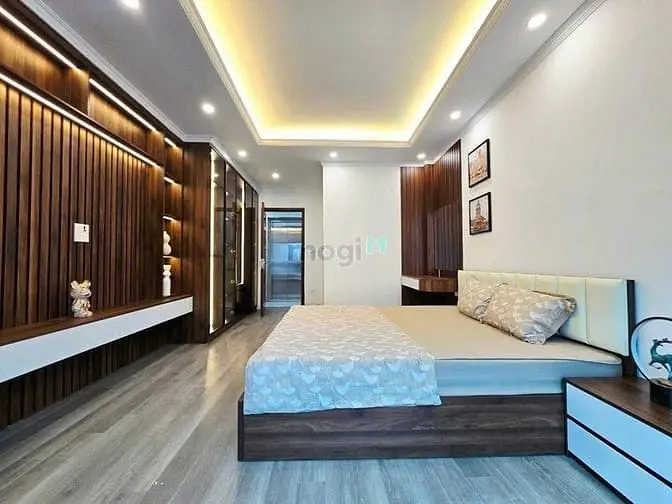 Bán Nhà Xuân La 6T Thang Máy, 36M2, Mt 4M, Mỗi Tầng 1 Phòng, 10,2 Tỷ