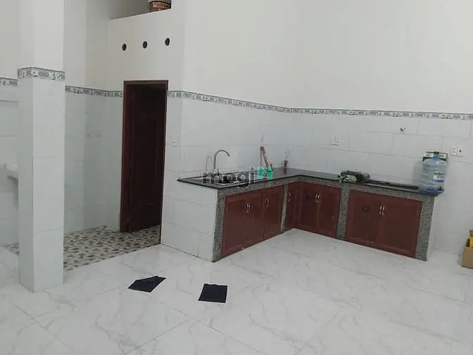 Cho Thuê Nhà Mặt Tiền Kinh Doanh Buôn Báo, Ở Trước Cổng Trường Phth