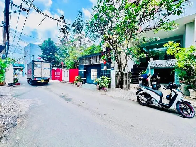 Bán Nhà Khách Sạn Đẹp (5,5X24) 448/11 Phan Huy Ích P12 Gò Vấp 17 Phòng