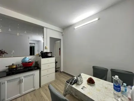 Chung Cư 590, Cmt8, Phường 11, Quận 3: 80M2,2P Ngủ, Nt, 11Tr/Th