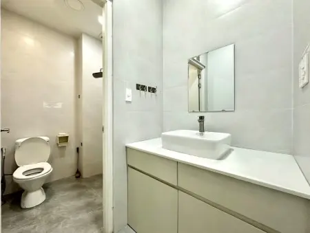 Cho Thuê Căn Hộ Full Nội Thất, Rất Rộng, Thoáng Mát 48M2 Mặt Tiền Đường Lê Văn Quới