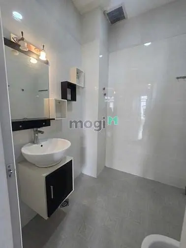 Bán Nhà Hẻm Trần Văn Quang-Tân Bình.dt 4X10- Đúc 3 Lầu- Nhỉnh 5 Tỷ