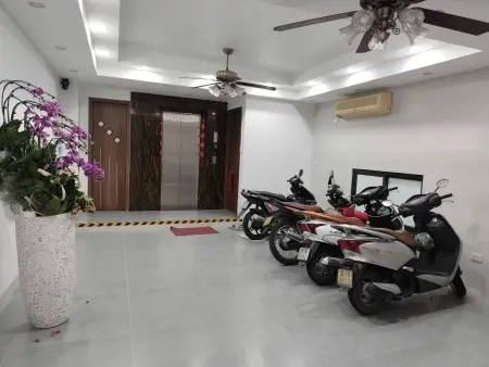 Cho Thuê Văn Phòng / Hộ Gia Đình – Nhà Mới Có Thang Máy – Số 6A, 28/9/26 Võ Chí Công, Tây Hồ, Hà Nội