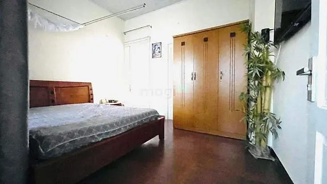 Bán Nhà Phố Đường Yersin, Đất 300M2, 5Pn Gần Hồ Xuân Hương Đà Lạt