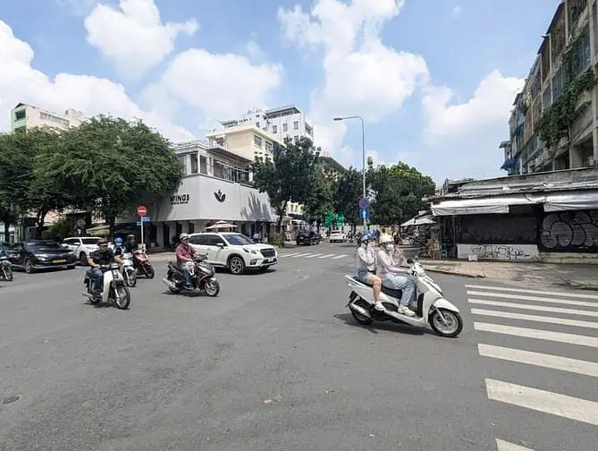 Cho Thuê Gấp Nhà Góc 2Mt Lý Chính Thắng – Giá Tốt Cho Khách Làm Nhanh