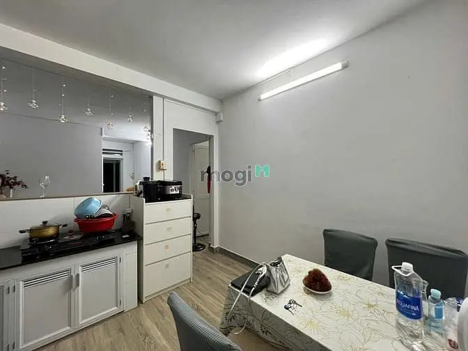 Chung Cư 590, Cmt8, Phường 11, Quận 3: 80M2,2P Ngủ, Nt, 11Tr/Th