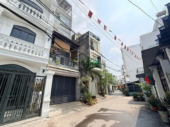 Bán Nhà Mặt Tiền Đường Ô Tô 8M Cách Lê Văn Thịnh Quận 2 Tầm 150M