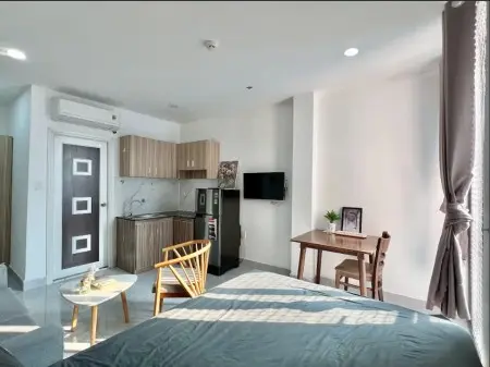 Cho Thuê Căn Hộ Studio Ban Công Chill Thang Máy - Đường Xe Hơi