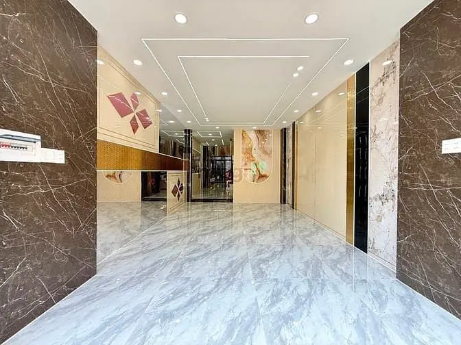 Nhà Có Thang Máy, Bên Trường Tiểu Học, Dt:4X20M, Lửng, 3 Lầu, 4Pn, 6Vs