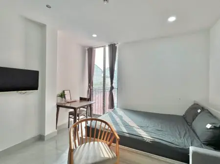 Cho Thuê Căn Hộ Studio Ban Công Chill Thang Máy - Đường Xe Hơi