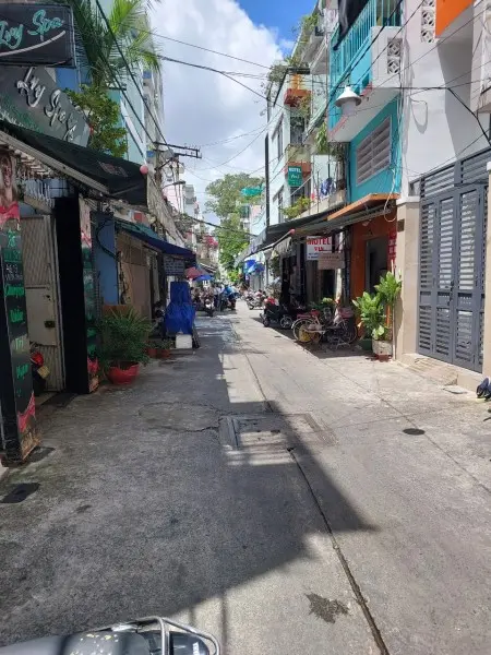 Cho Thuê Mặt Bằng Q3.Ngay Chợ Vườn Chuối.4Tr1