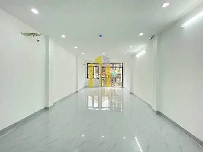 Cho Thuê Tòa Nhà Văn Phòng 5 Lầu Sàn Trống Đường Trần Não Giá 55 Triệu