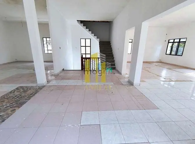 Cho Thuê Villa Kinh Doanh Đường Trần Văn Sắc 500M2 - Sân Rộng