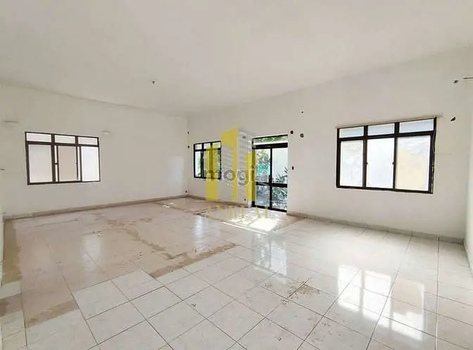 Cho Thuê Villa Kinh Doanh Đường Trần Văn Sắc 500M2 - Sân Rộng