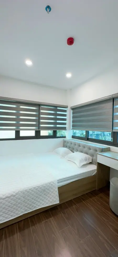 Cho Thuê Căn Hộ Xây Mới Tinh 2N1K 2Wc Full Đồ Tại Lạc Long Quân - Dt 70M - Ở Luôn - Ô Tô Đỗ Free