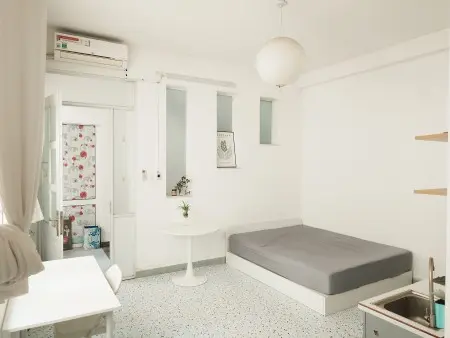 Phòng Ban Công Riêng Cửa Sổ Lớn 28M2 Đầy Đủ Tiện Ích; Khu Vực Trần Não - Lương Định Của.