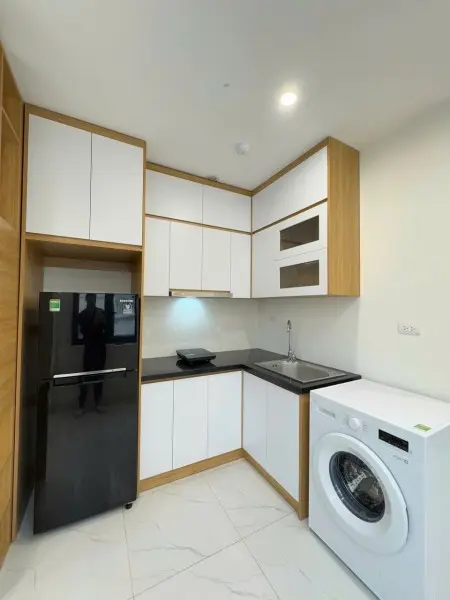 Căn Hộ Ban Công, 2 Cửa Sổ Đón Nắng _ Ngay Phan Đăng Lưu Gần Chợ Bà Chiểu, Có Thang Máy