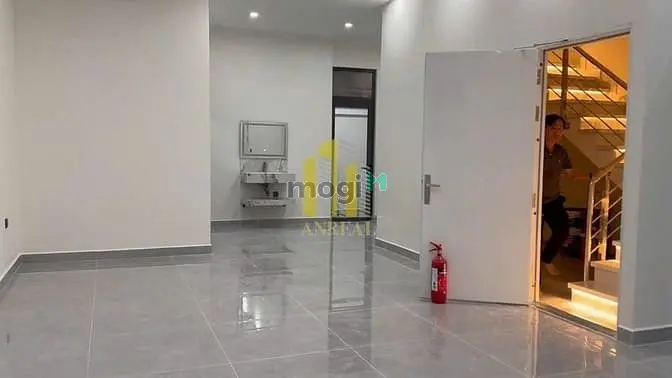 Villa Văn Phòng Gần Trương Văn Bang 20X20M- 3 Lầu Sàn Trống, Thang Máy