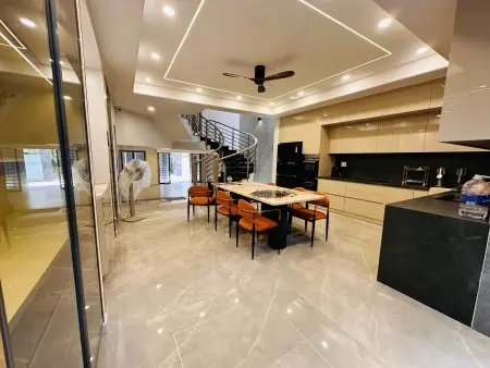 Cho Thuê Nhà Nguyên Căn Y Hình Hxh Lê Quang Định, P5, 6,2X22M, 125M2. 410M2 Sàn- Chỉ 55Tr/Th