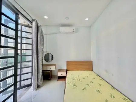 Cho Thuê Phòng Gía Rẻ Ban Công Ngay Cmt8 Quận 10 Gần Đh Kinh Tế, Bách Khoa, Huflit