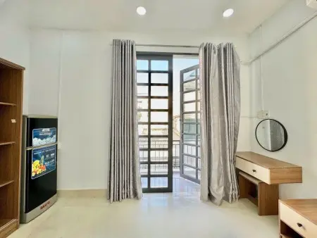 Cho Thuê Phòng Gía Rẻ Ban Công Ngay Cmt8 Quận 10 Gần Đh Kinh Tế, Bách Khoa, Huflit