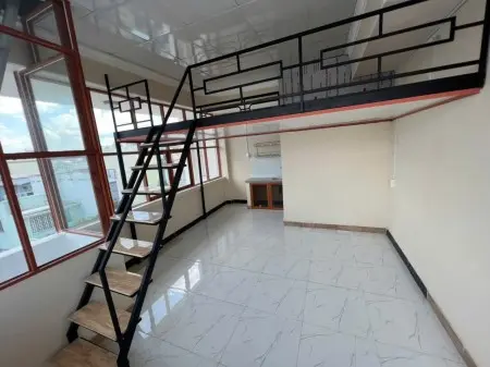 Căn Gác 30M2 Ban Công Rộng - Cửa Sổ Full Rèm Che - Thích Quảng Đức - Gần Phan Xích Long