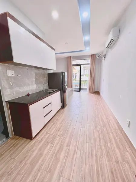 Phòng Ban Công Đầy Đủ Tiện Gần Đầm Sen