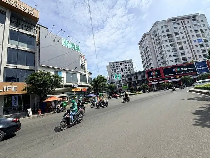 Mt 10M Ngay Vòng Xoay Âu Cơ - Vị Trí Không Thể Đẹp Hơn