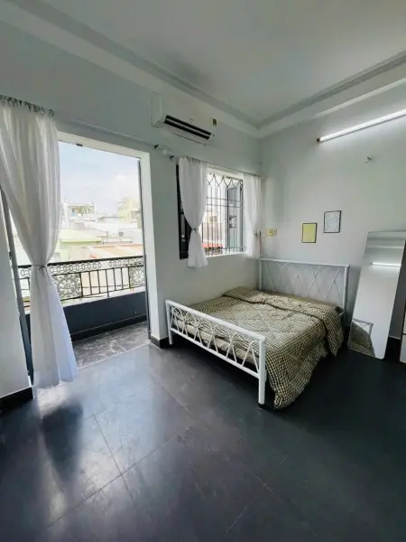 Chính Chủ Cho Thuê Chdv Full Nội Thất - Ban Công Lớn, Ánh Sáng Đầy Phòng-Máy Giặt Riêng - Free