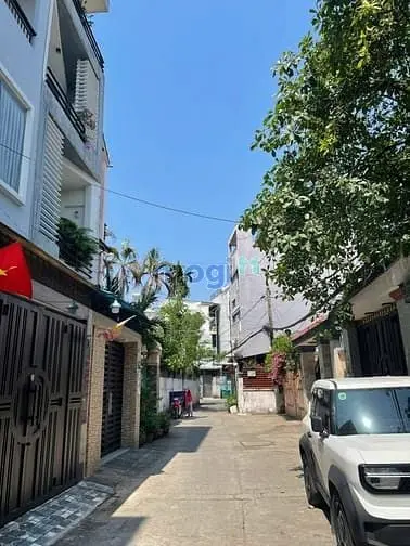 Bán Rẻ Biệt Thự 3 Tầng, 310M2, Hẻm 6M, Cách Mt Nguyễn Duy Trinh 100M