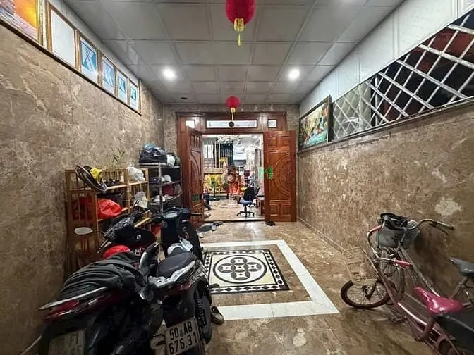 Bán Nhà Mặt Tiền Trước Cổng Trường Học Trần Cao Vân