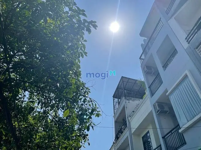 Bán Rẻ Biệt Thự 3 Tầng, 310M2, Hẻm 6M, Cách Mt Nguyễn Duy Trinh 100M